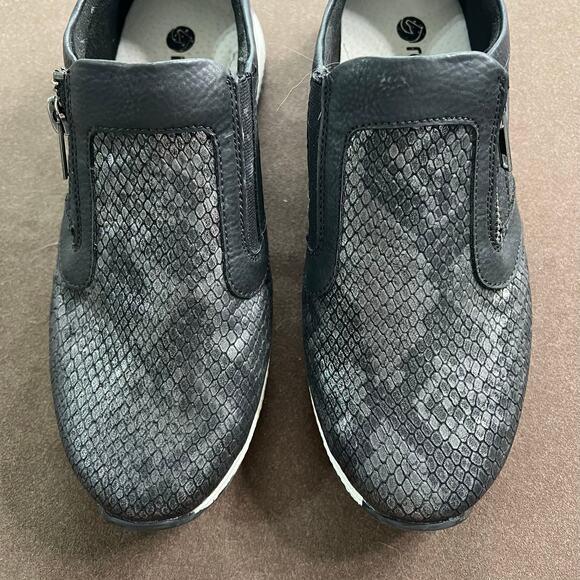 Remonte Soft Women's Black Leather Textured Slip-On Sneakers Size EU 37 New - Picture 3 of 12